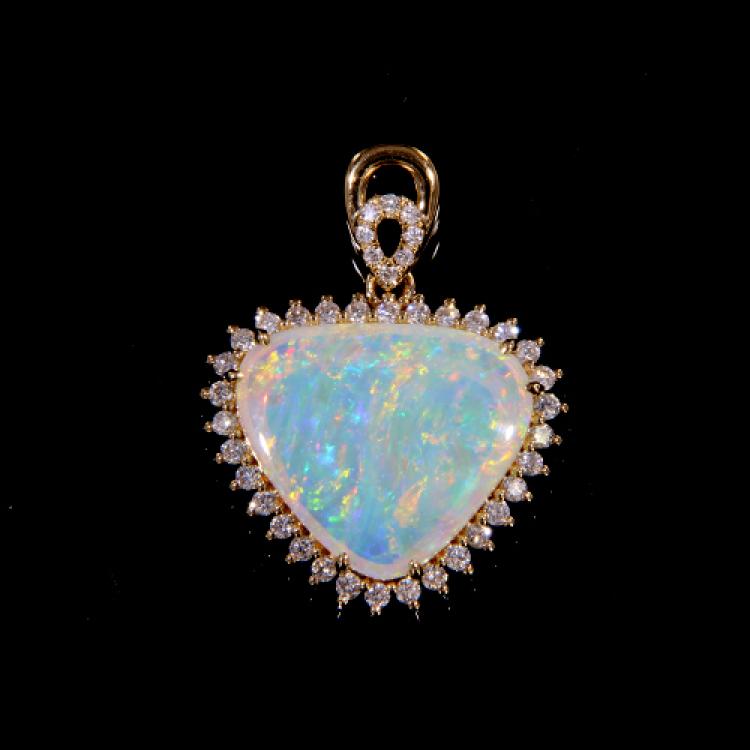 Pendant Gold Light Opal, Opal Jewellery